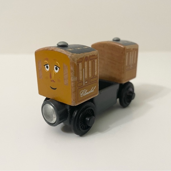 Thomas & Friends Wooden Clarabel Train - Picture 1 of 13